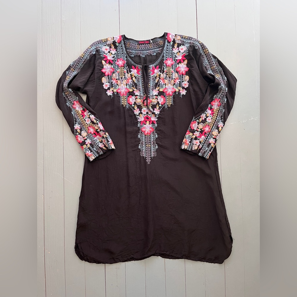Black Johnny Was Embroidered Tunic